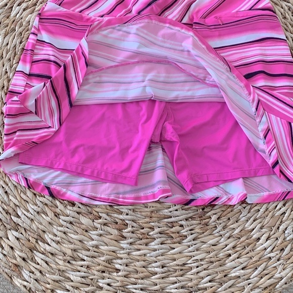 Tail Isla Wave Ruffle Hem Skort - Picture 8 of 14